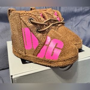 UGG Baby Neumel size 0/1